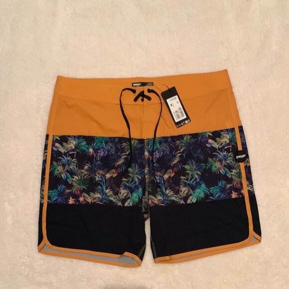 NWT Oakley Men Neon Palms 19" Board Shorts Hydrolix Performance Fit Size 36 Swim - Picture 1 of 6